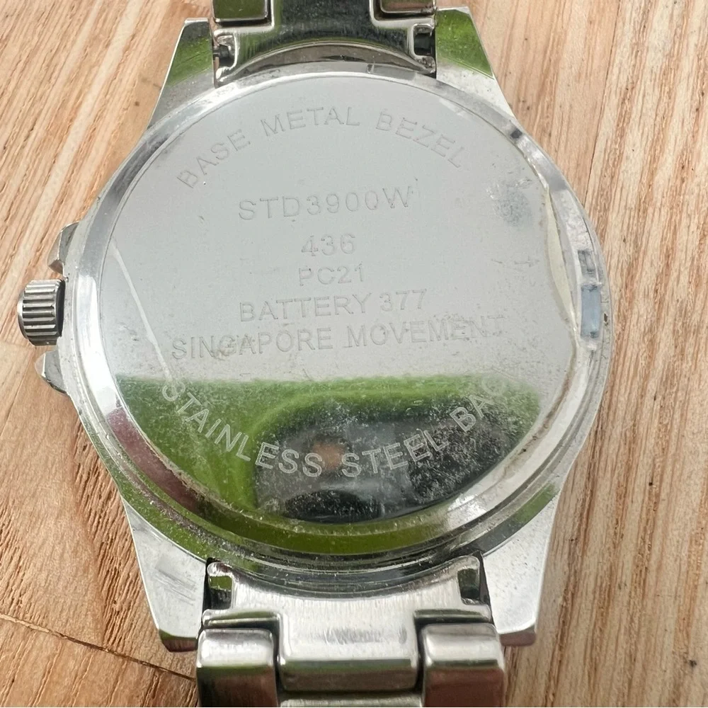 Studio time ladies silver tone crystal accented watch NEW BATTERY